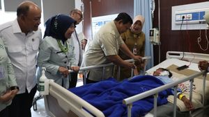 Prabowo Tinjau Korban Kecelakaan Mobil MBG di SDN Kalibaru, Pastikan Penanganan Medis Optimal