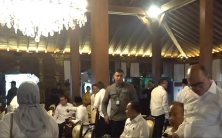 Serba Putih, Outfit Calon Menteri Prabowo yang Ikuti Pembekalan di Hambalang