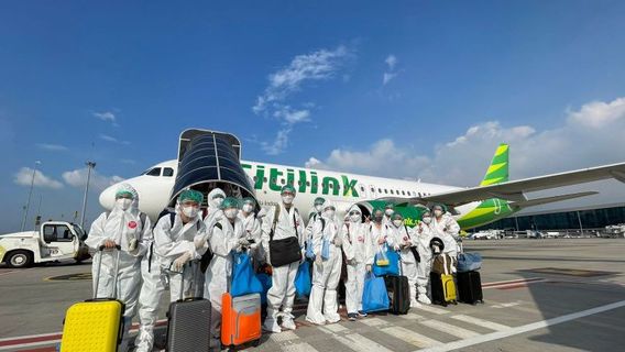 Akhirnya, Pelajar Indonesia Bisa Kembali ke China Meski Kegerahan Berbaju Hazmat Selama 6 Jam Penerbangan