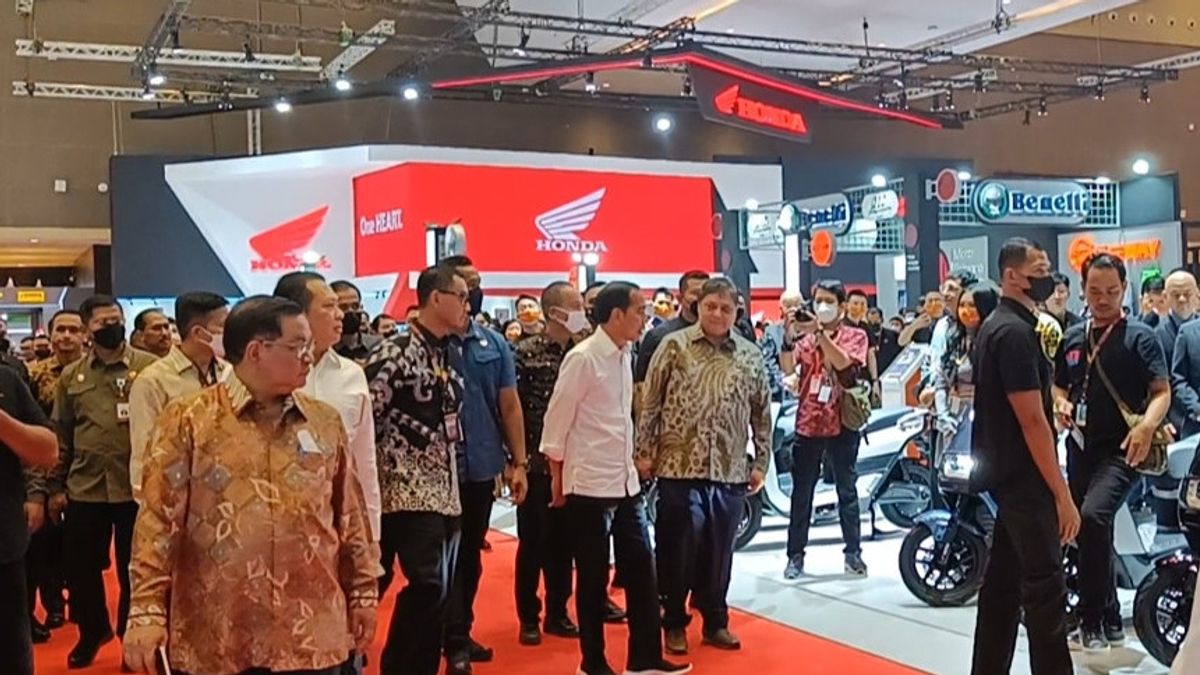 Keliling IIMS 2023, Menperin Agus: Bagus-bagus Khususnya Kendaraan Listrik