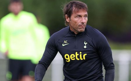 Pelatih Antonio Conte Kian Dekat ke Napoli