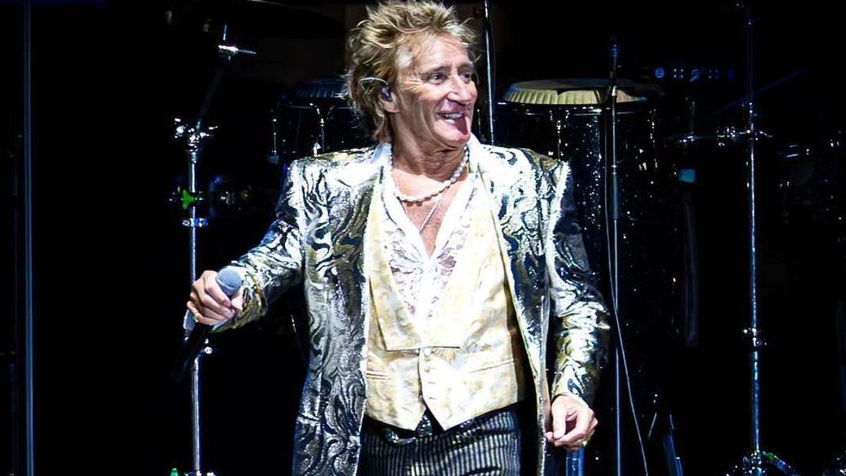 Rod Stewart's Story Gives Scottish Hotel Staff A Tip Of 10 Thousand Pounds To Bet At Euro 2024