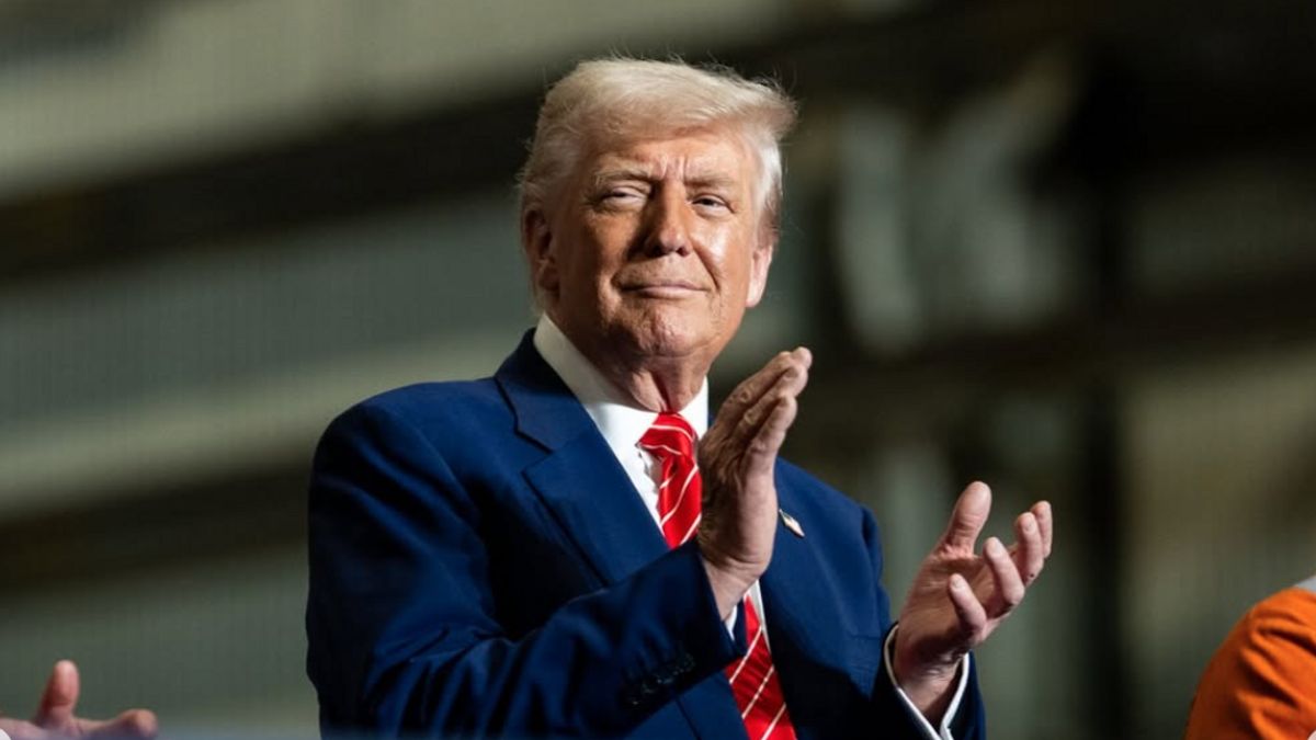 Israel Menggempur, Trump Tebar Ancaman Iran Bakal Lebih Tersungkur