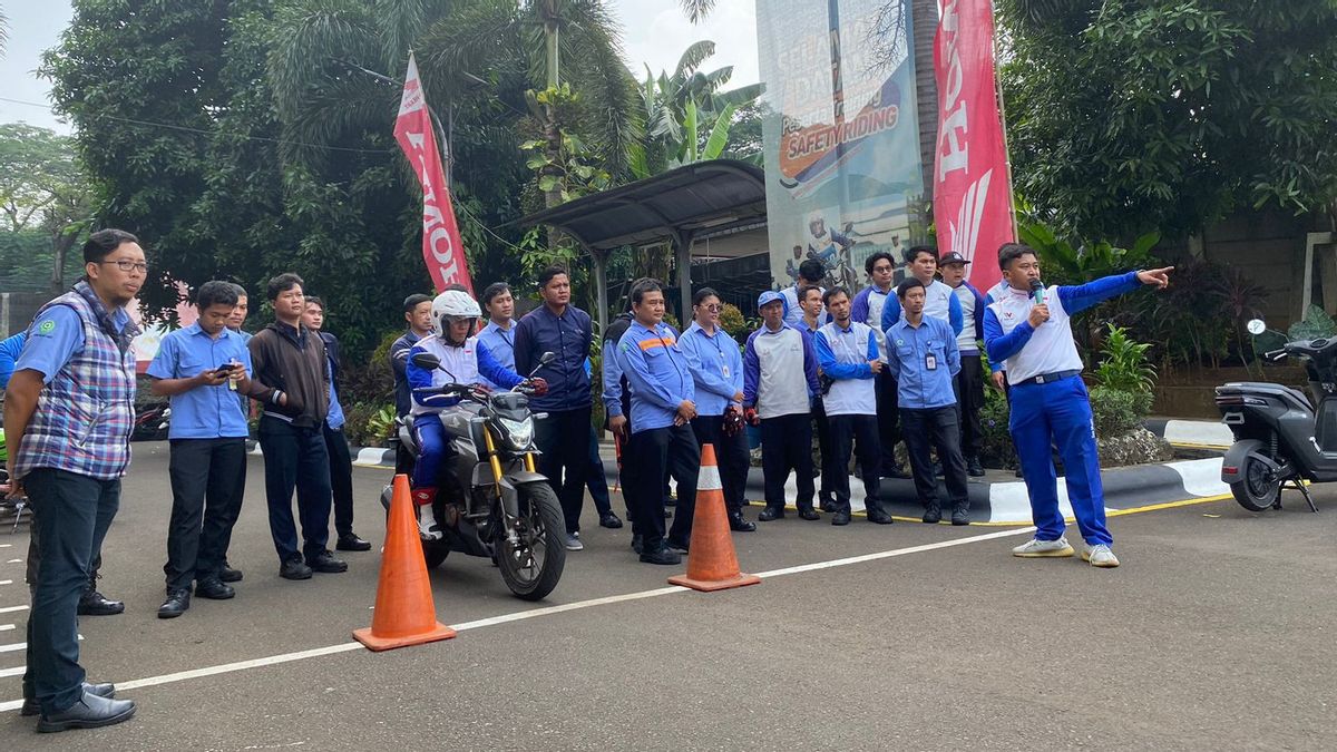 Tumbuhkan Perilaku Aman di Jalan, 500 Anggota Komunitas Motor Honda Ikut Pelatihan Safety Riding