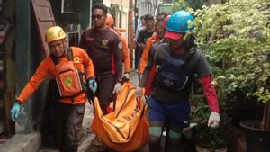 Remaja 19 Tahun Ditemukan Tewas di Kolong Jembatan Kali BKB Ciliwung