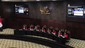 Hakim MK Tanya Menko PMK: Jokowi Pernah Kasih Tugas Aneh-aneh?
