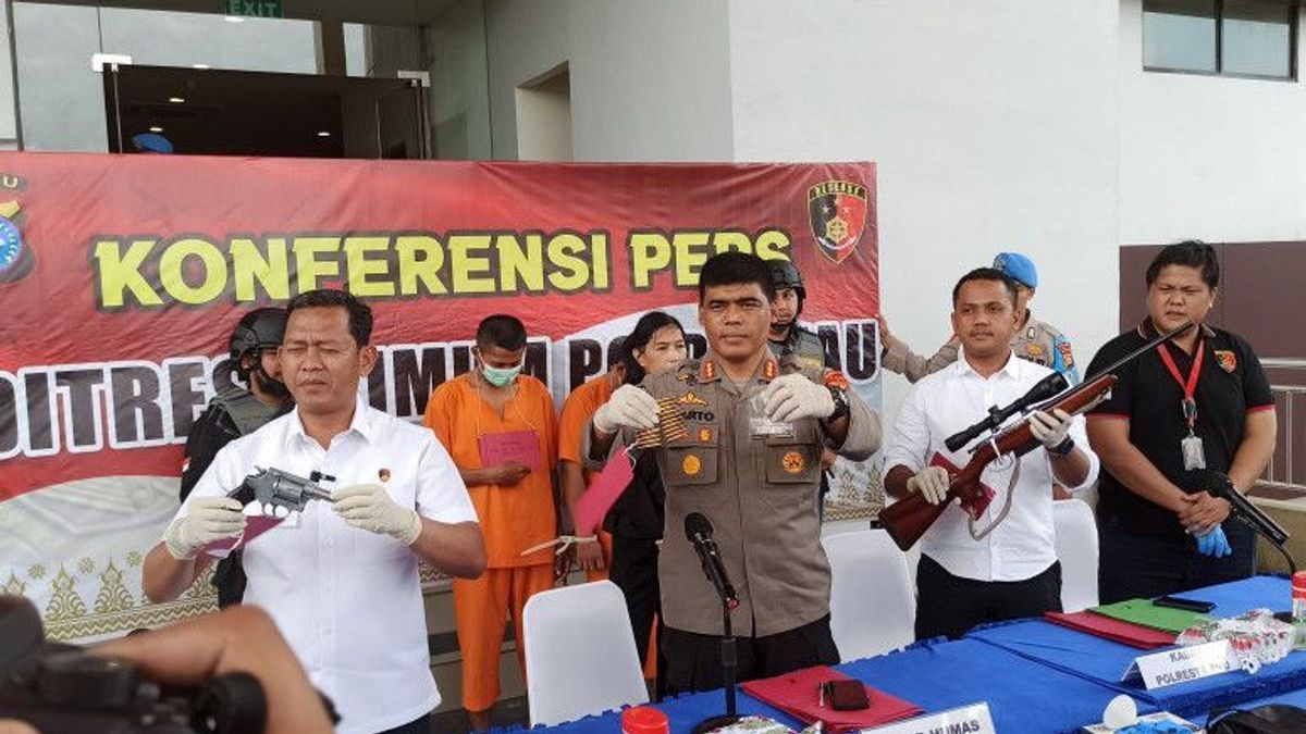 2 Pemilik Senpi Laras Panjang dan Revolver Ilegal di Pekanbaru Ditangkap Polisi