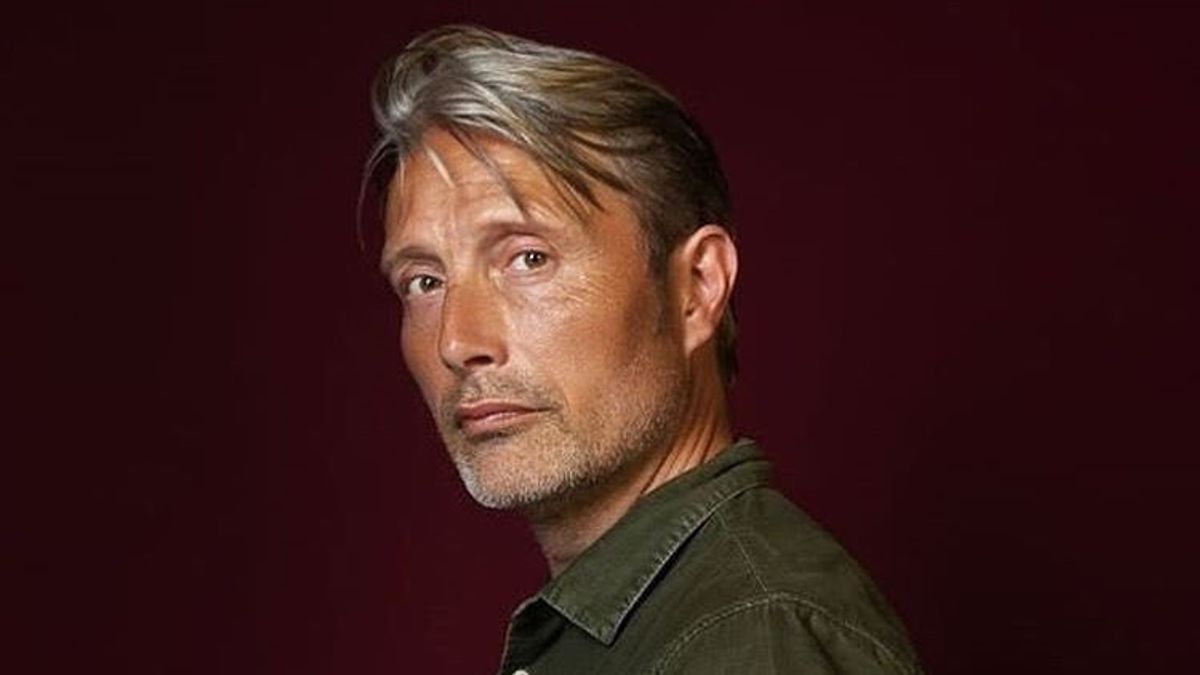 Mads Mikkelsen Akui Sulit Gantikan Johnny Depp di <i>Fantastic Beasts 3</i>