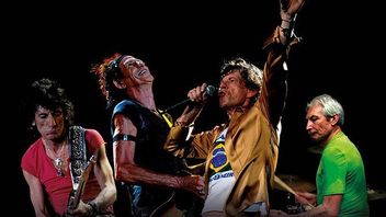 Abandoned By Charlie Watts, The Rolling Stones Continue To Tour