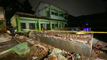 MTsN 19 Pondok Labu Wall Roboh：雅加达洪水不仅押注资产，还押注生命，不要为了你而照顾它