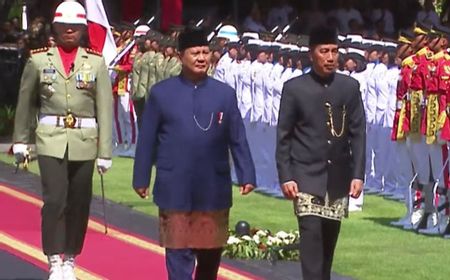 Upacara Penyambutan Prabowo dan Pelepasan Jokowi di Istana Diiringi Flypass Pesawat TNI