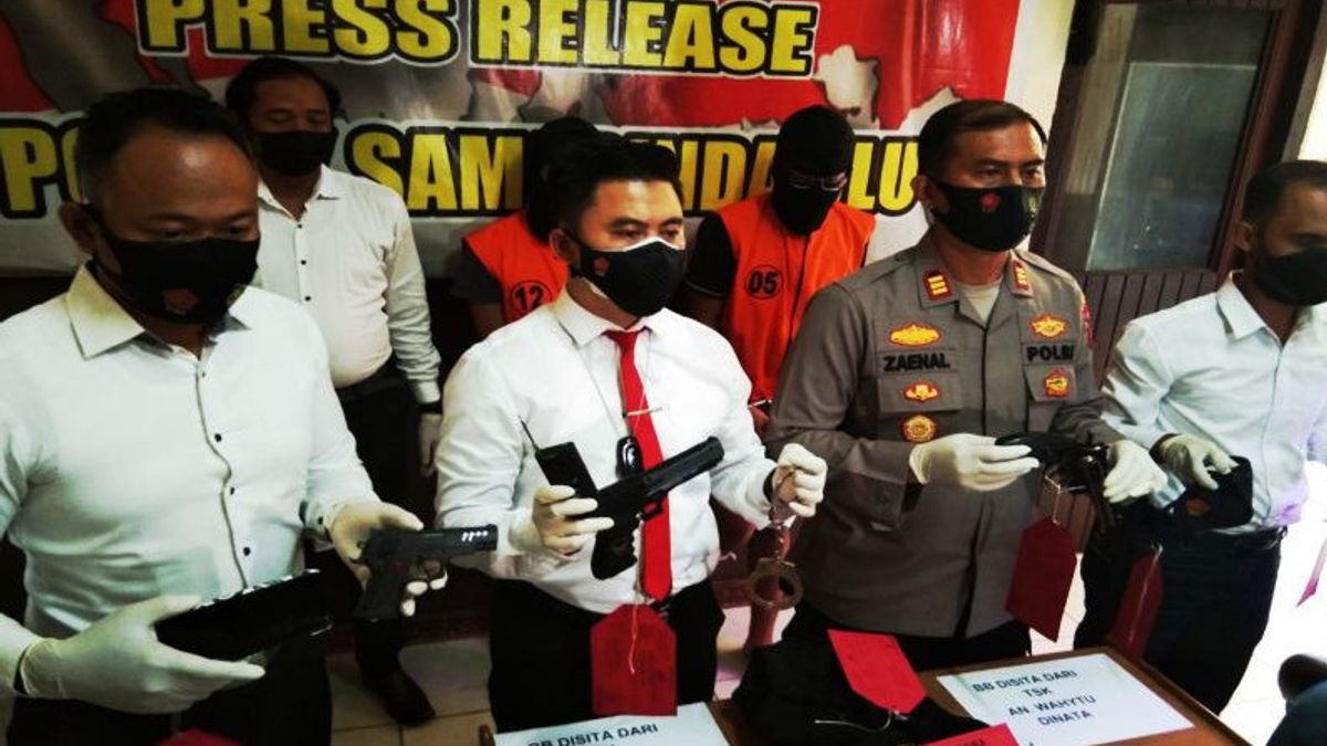 Fake Police Gang Arrested In Samarinda, Confiscated Toy Guns And Handcuffs