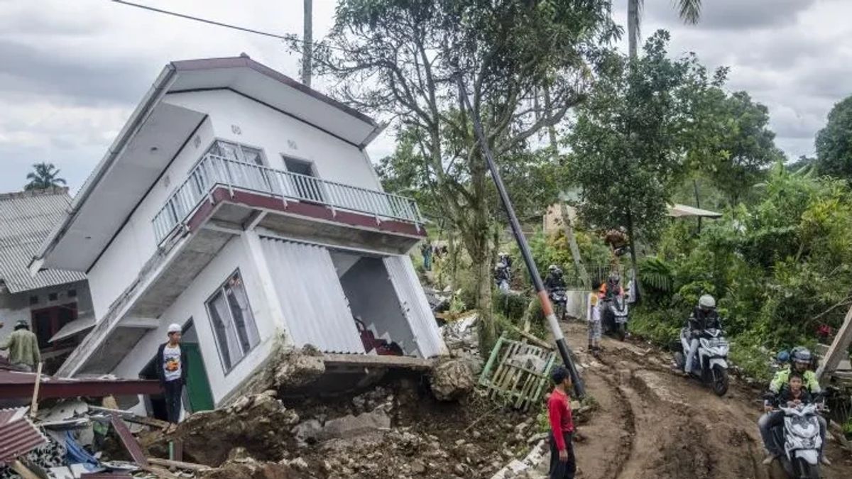 Ciajur地震の犠牲者は追加の支援を受け、大きな被害を受けた家屋は6,000万ルピア、軽い3,000万ルピア