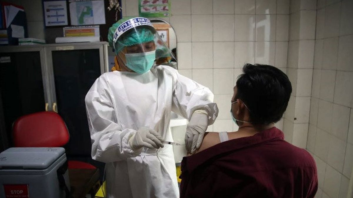 Polres Metro Jakarta Utara Tugaskan 8 Personel Jadi Vaksinator COVID-19