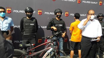 Méfiez-vous, à Garut Est Rampant Voleurs Vélos Coûteux Avec Des Invités Dans Un Logement De Luxe
