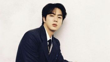 Jin BTS Sedang Jalani Pemulihan Usai Operasi Pada Jari Telunjuk