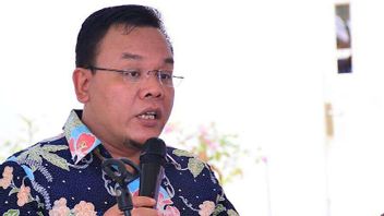 TKA China Masuk ke Indonesia, DPR: Kenapa Pekerjaan yang Tersedia Tidak Diprioritaskan Bagi WNI?