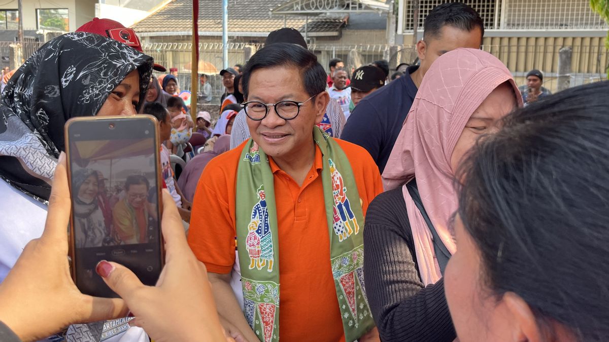 Le politicien du PDIP Effendi Simbolon est présent à la réunion RK-Jokowi, Pramono: le nom de la démocratie