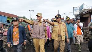 BNPB على الفور إصلاح المرافق العامة والمنازل المتضررة من فيضان بادانج غرب سومطرة