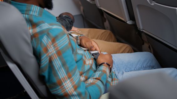 Tips Aman Saat Turbulensi: Jangan Panik! Ini Beberapa Poin yang Harus Kalian Ketahui