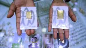 Harga Emas Antam Anjlok Rp20.000 Dibanderol Rp1.866.000 per Gram