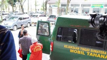 巨港出售日惹学生宿舍的公证人案件,嫌疑人和Barbuk 被移交给Kejari