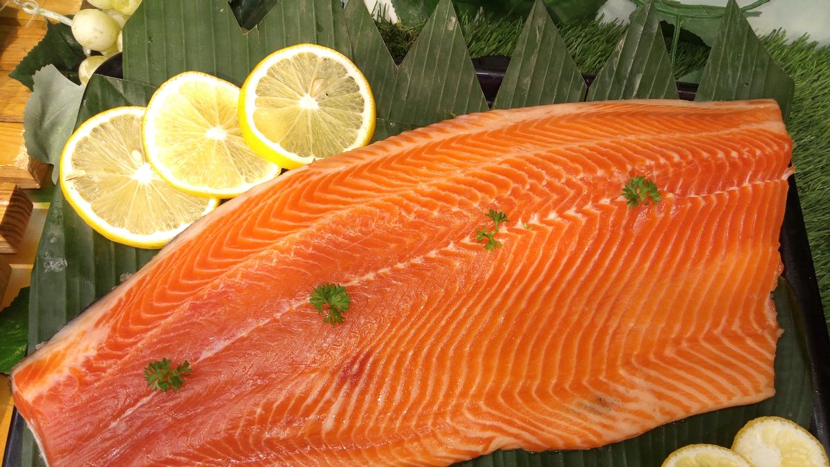 Kaya Akan Omega 3 dan DHA! Berikut Daftar Ikan yang Bagus untuk MPASI Si Kecil