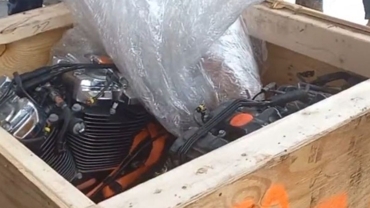 パレンバン警察がジャカルタへの違法なMogeマシンの出荷を阻止
