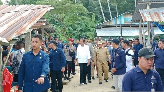 President Jokowi Visits West Muna Muna Kambara People's Market