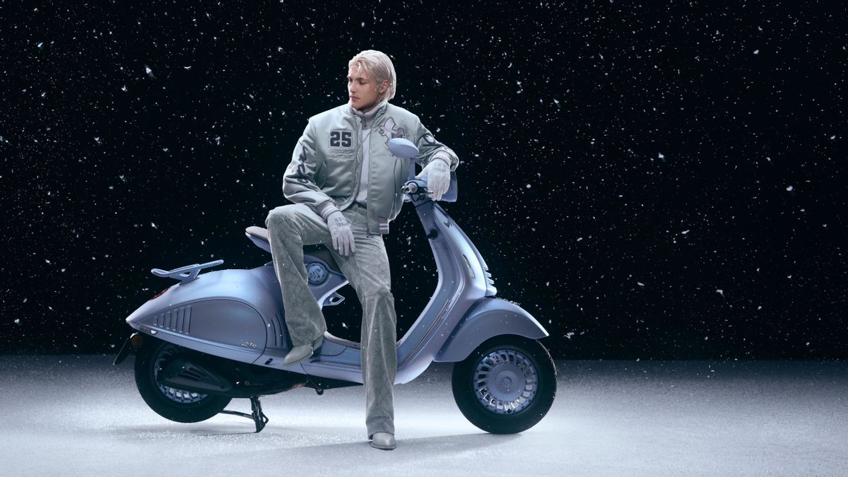 Vespa Launches Limited Edition Model 945 Snakes With Ice Nuances Only 