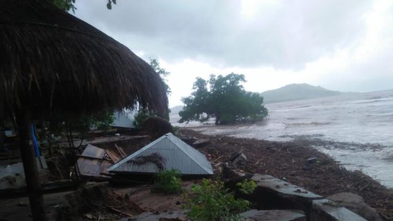 Ministère Des Affaires Sociales Envoie IDR 2,6 Milliards D’aide Pour Les Inondations Dans L’est De Nusa Tenggara