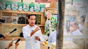'Terima Kasih, Semoga Bermanfaat', Kata Pedagang yang Dapat Bantuan dari Jokowi