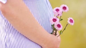 Ciri Hamil Anak Perempuan Dilihat dari Pusar, Kondisi Fisik Bumil Bisa Gambarkan Jenis Kelamin Bayi? 