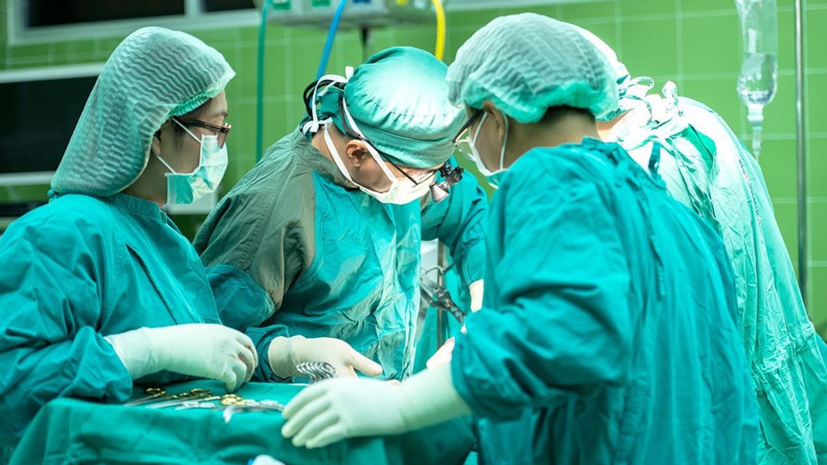 وفاة 100 طبيب بسبب COVID-19 ، عالم الأوبئة: خسارة كبيرة لإندونيسيا