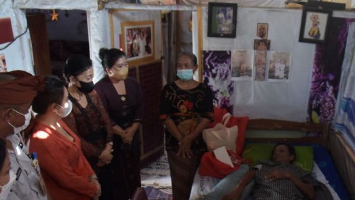 Penyandang Disabilitas di Bali Dapat Bantuan Kursi Roda dari K3S