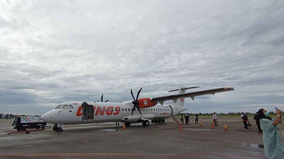 西スマトラ州のマヒエルディ知事は、ミナンカバウ空港は国際的な地位から「打撃を受けた」と述べた