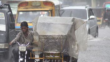 BMKG Peringatkan Potensi Hujan Lebat, Angin Kencang, dan Petir di Sumut