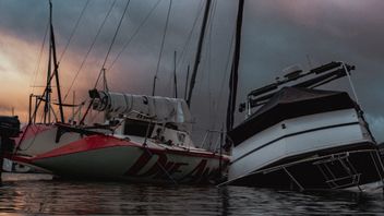 The Screen Boat Drowned By Hurricane In Palermo Sisilia, 7 People Missing