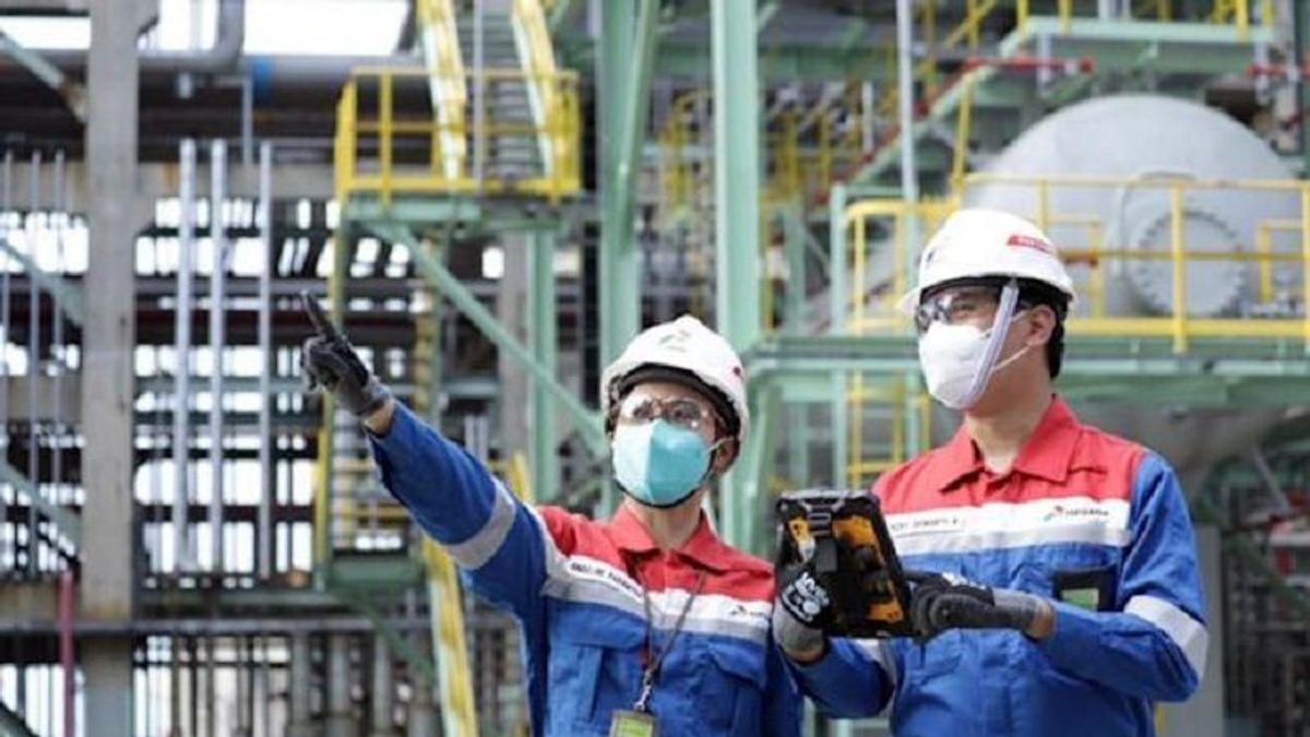 La Raffinerie Pertamina Cilacap Prend Feu Et Joue Un Rôle Stratégique Dans La Fourniture De 75 % Du Carburant De L’île De Java