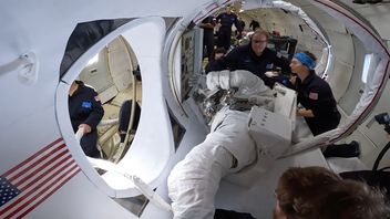 Collins Aerospace Menguji Pakaian Antariksa NASA untuk Stasiun Luar Angkasa