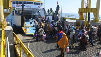 حكومة مقاطعة جاوة الشرقية تستعد لسفينة بحرية مجانية للعودة إلى الوطن سيتوبوندو مادورا