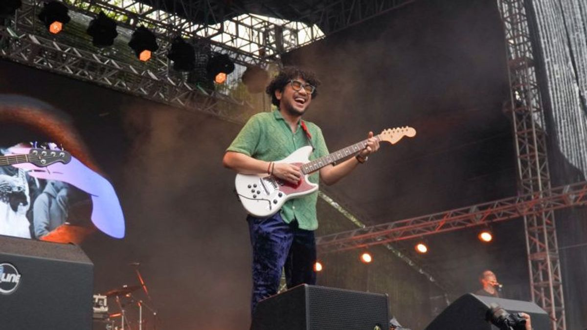 Kunto Aji Persembabkan Lagu dari Album Pengantar Purifikasi Pikir di Festival Swara Prambanan