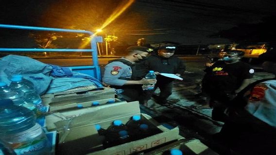 الشرطة تصادر مئات اللترات من ميراس سيو في سوكوهارجو