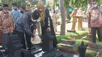 Resmikan Pemugaran Makam Sultan Muhammad Alaidin Daud Syah, Anies Baswedan Terima Meukeutop Aceh dan Siwah
