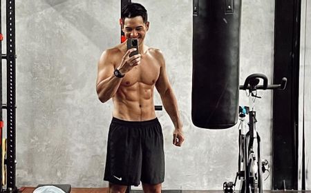 Tips Ngemil Sehat dari Hot Papa dengan Perut Six Pack, Andrew White