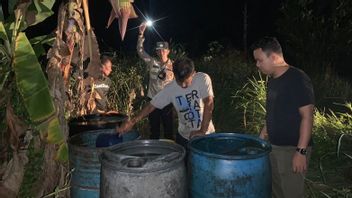 Profits Of Selling Biosolar Fuel IDR 20 Thousand Per Jerry Can, 51-Year-Old Man In Bintan Kepri Detained