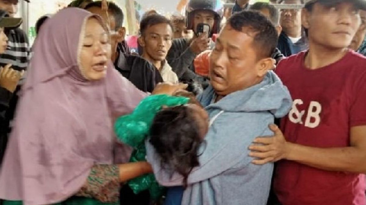 Carried By The Flow Of Overflowing Parit Water, Toddlers In Padang Found Dead