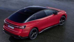 VW Introduces ID.7 GTX High Performance EV
