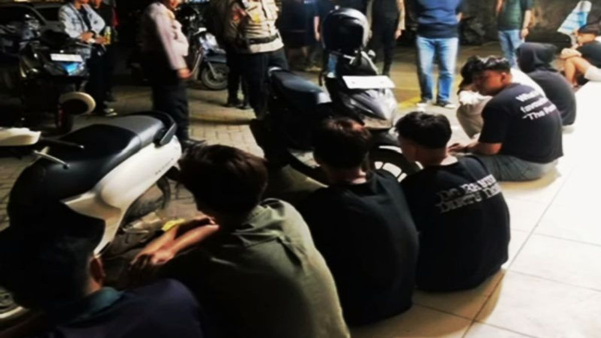 Early Morning in Banjarmasin: Dozens of Teenagers, Lem, Sajam, and Illegal Racing Caught in Patrol