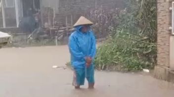 印尼芒朱尔村一所小学倒塌，女子修道院宿舍受损